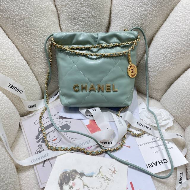 New arrival! Haze Blue! Chanel123S3980's Mini 22 is a hit! Chanel bags and acce