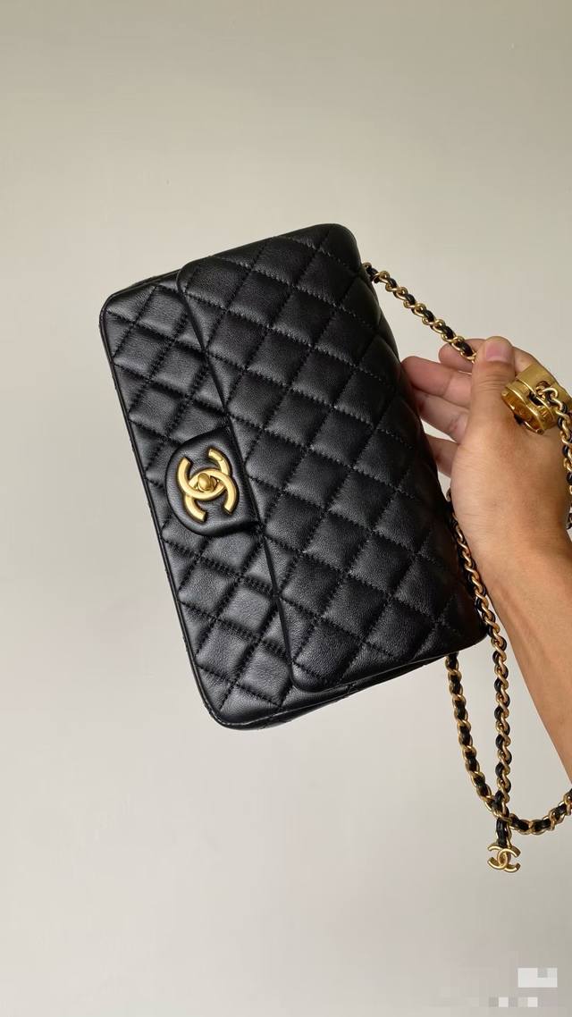 Exclusively available! 5756 Large Cf 23cm Chanel 25B Double C Adjustable Buckle