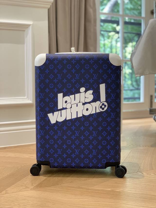 Louis Vuitton-Horizon Four-Wheel Trolley Case 55cm. Dimensions: 38 x 55 x 21cm (