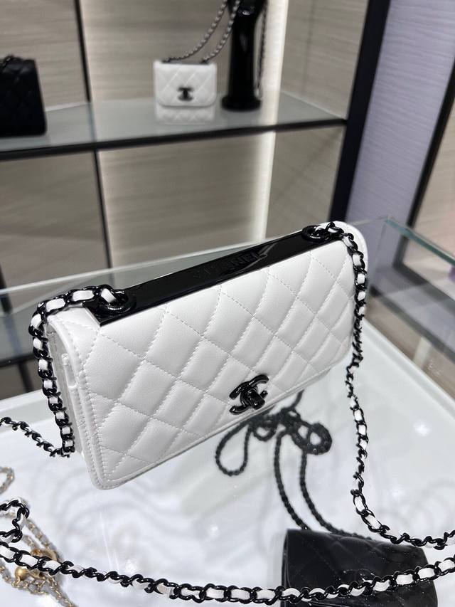 Ohanel 22B new panda color Woc chain bag, lambskin flap closure metal plate rota