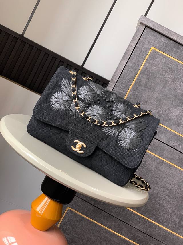 Top-grade original black Ohanelvintage retro Jumbo bag in a linen weave! The eye