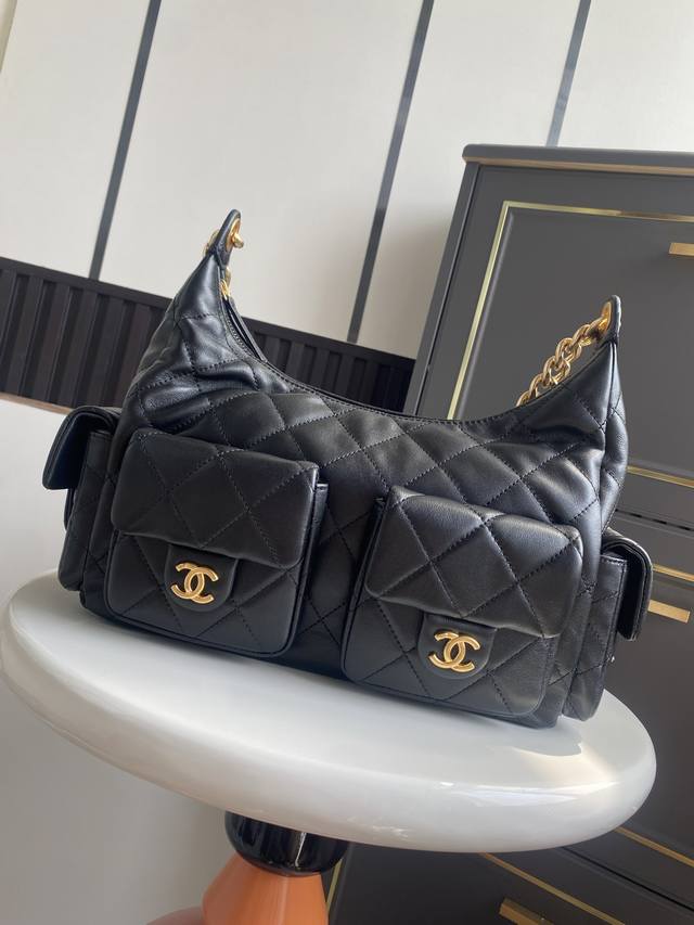 Large 25C popular model. This bag is surprisingly lightweight and beautiful, an