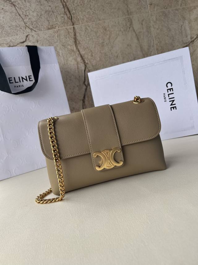 Top-quality original small-size new product launched: Ce Teen Victoire handbag.