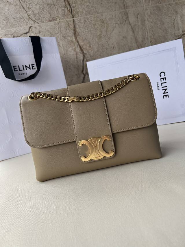 Premium original Ce Teen Victoire handbag The Victoire handbag is a new product