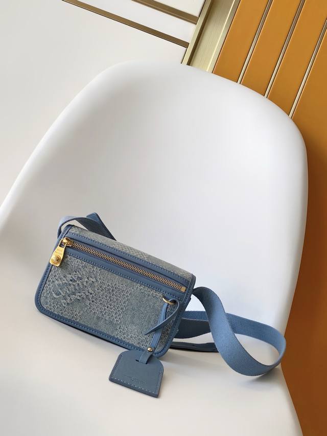 N00210 Top Original Single Dynamic 163 This Bosphore Mini Handbag is crafted fro