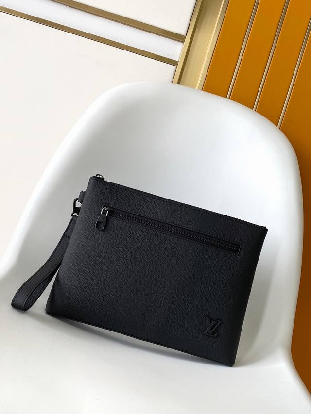 163C01 chip M25955. This premium, original iPad clutch is designed specifically