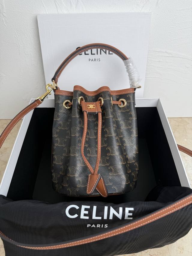 Authentic New arrival: the popular drawstring bucket bag! Ce's new small-size Cl