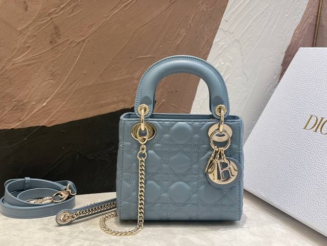 Authentic, high-end three-compartment candy blue Classic Lady Diana sheepskin ba