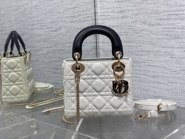 Authentic, high-end color-block enamel buckle in stock. Classic Lady Diana bag,