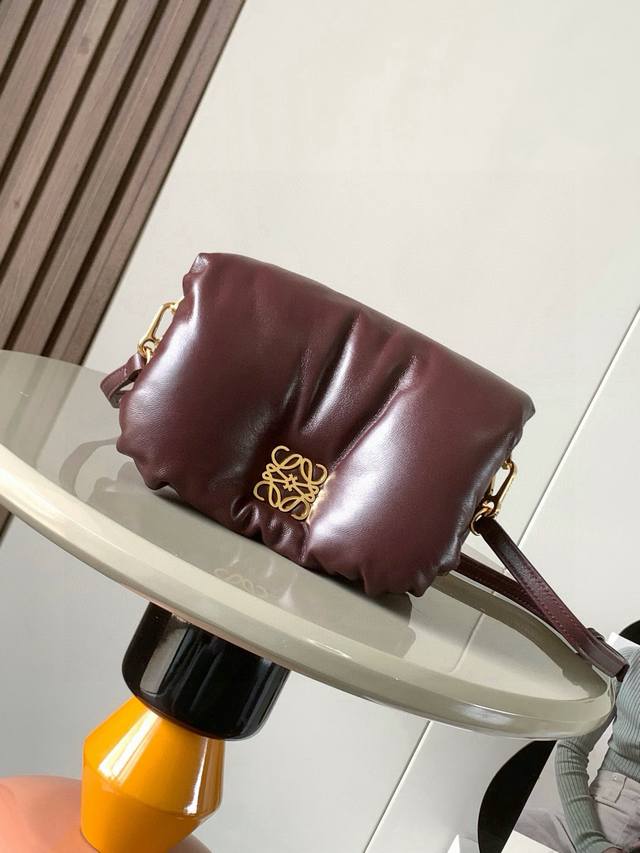 Original leather Mini shiny nappa leather Puffer Goya handbag. Inspired by the G