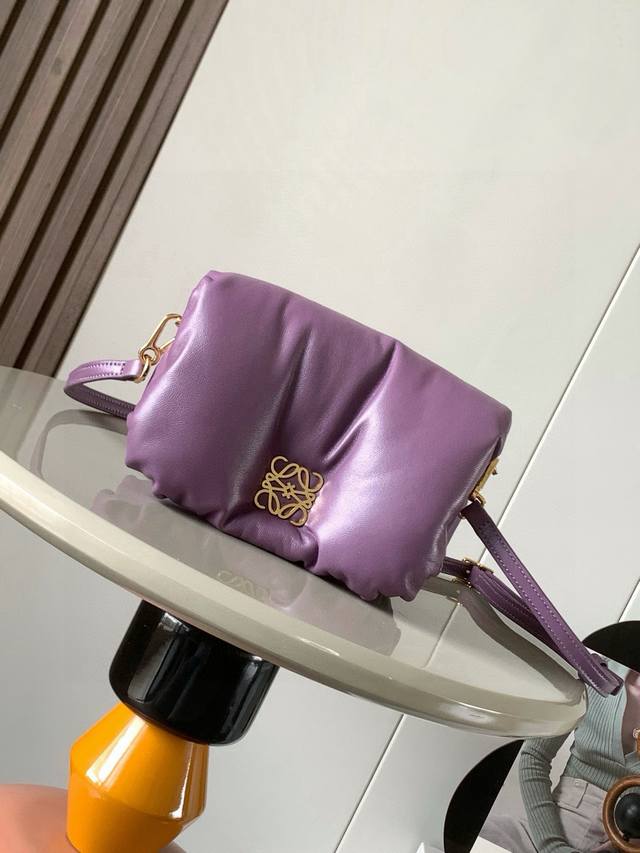 Original leather Mini shiny nappa leather Puffer Goya handbag. Inspired by the G