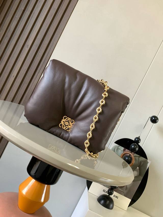 Original leather Shiny Nappa leather Puffer Goya handbag Inspired by Goya's aest