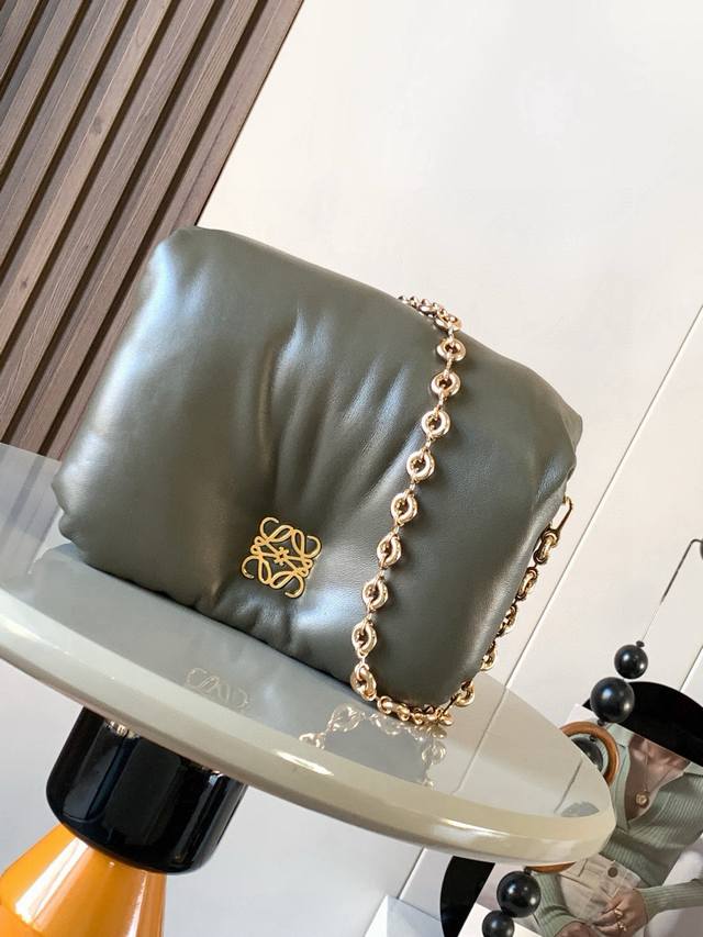 Original leather Shiny Nappa leather Puffer Goya handbag Inspired by Goya's aest