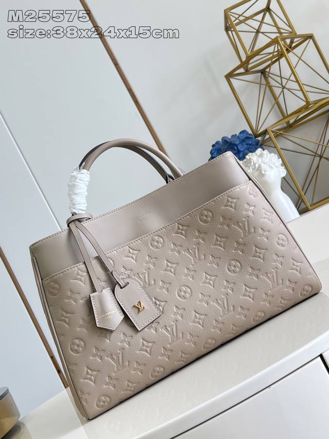 Factory Price: p. Premium Original M25575 Gray. The Avenue Mm is a modern alter