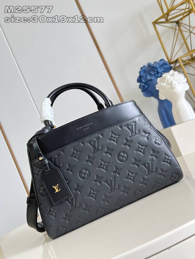 Factory Price p Premium Original M25577 Black. The City Avenue pm combines func