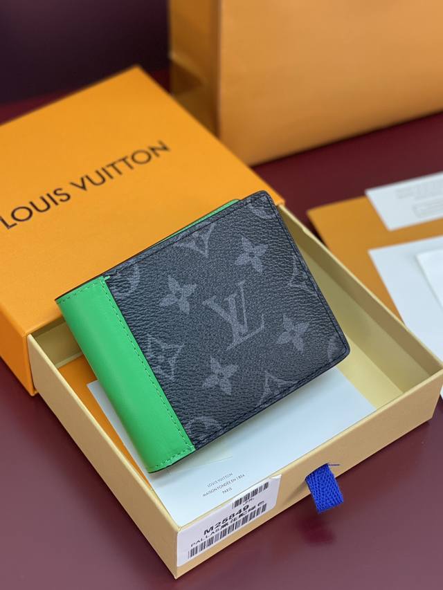 Factory Price p M25849 Green! Mul Tiple This wallet from Louis Vuitton Hhi! Ser