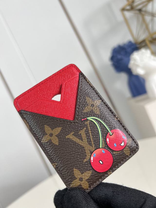 Factory Price: p Premium Original M14562. This Magnet cardholder is crafted fro