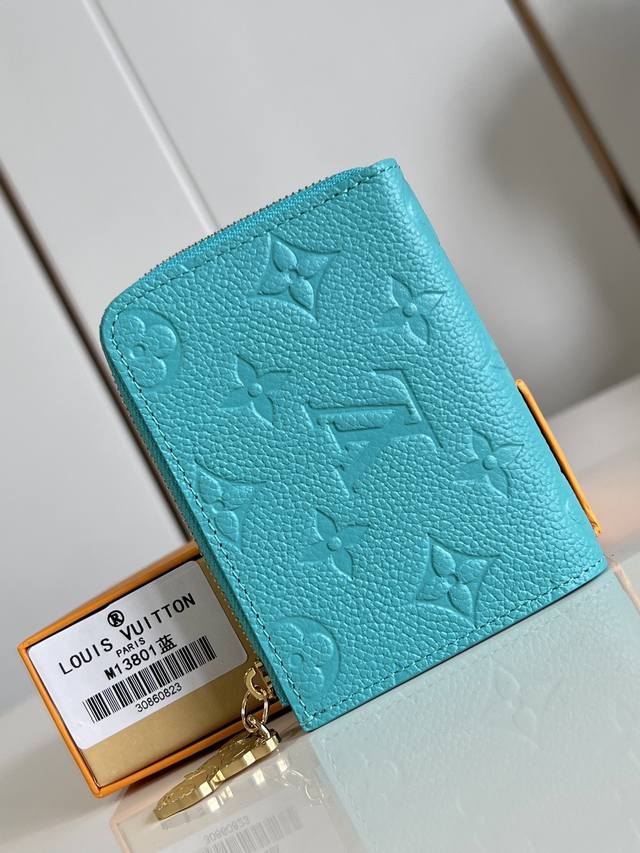 Factory Price: Original M13801 Blue from the Takashi Murakami collaboration ser