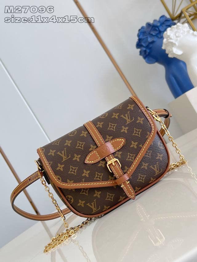 Factory Price: Premium Original M27096 Gemini. This Solo handbag features a com