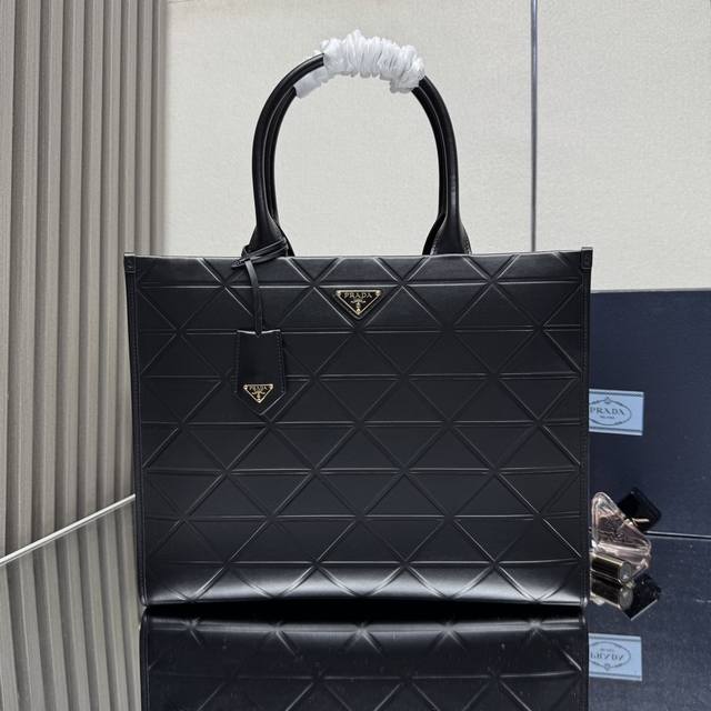 Top-quality original new hardware label large size 39cm new triangle diamond qu