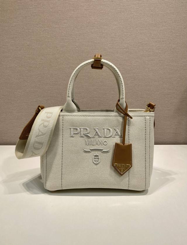 Premium original packaging, new handbag 1Bg464, small size . Inspired by timel