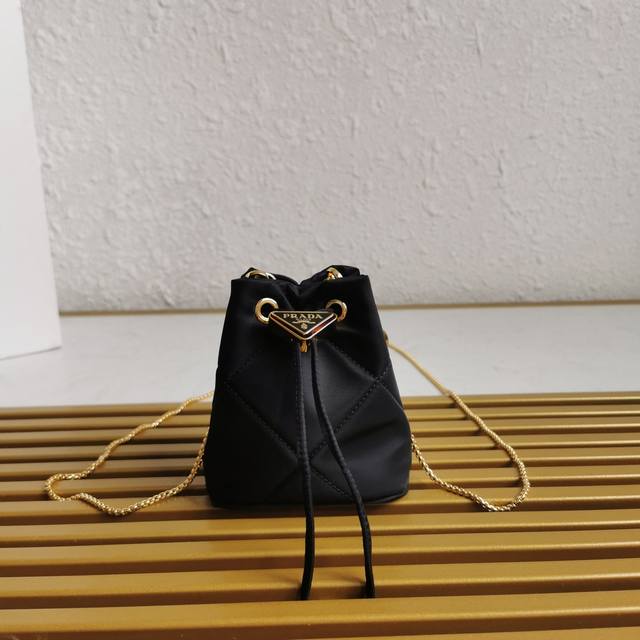 Premium original embroidered small bucket, style number: 1Nr016. This embroider