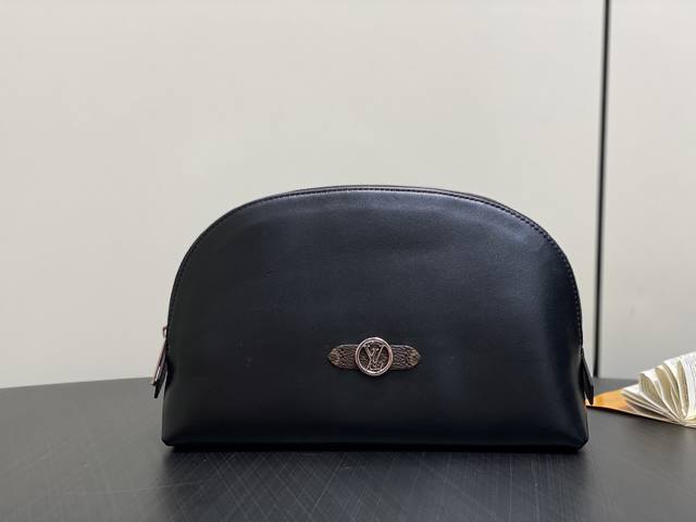 Factory Price: Premium Original M15206 Black Leather Cosm