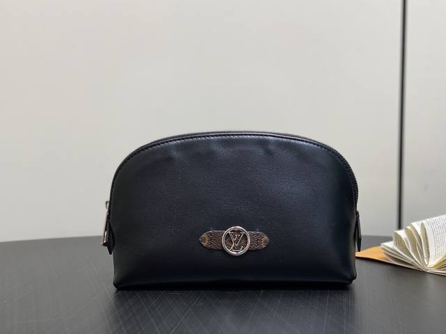 Factory Price: Premium Original M15205 Black Leather Cosm