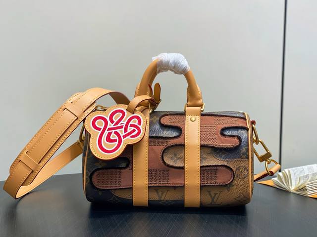 Factory Price: Premium Original M15428 Monogram Colorblock Men's Pillow Bag. Th