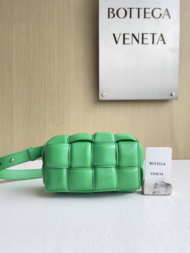 Style number: 710075 I've recently been hooked on the beauty of Bv. Bv padded C