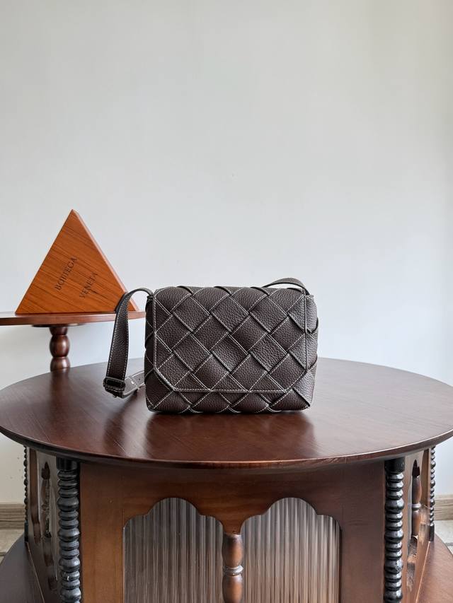 Style number: 795637 Bottega Veneta's new men's Diago crossbody bag. The Diago