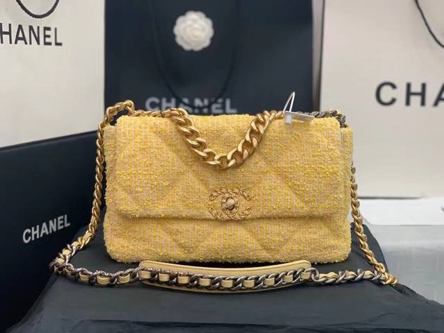 Small Medium Chanel: Model: As1161#: Small 1160#: Size: 30cm: Small 26cm: New C