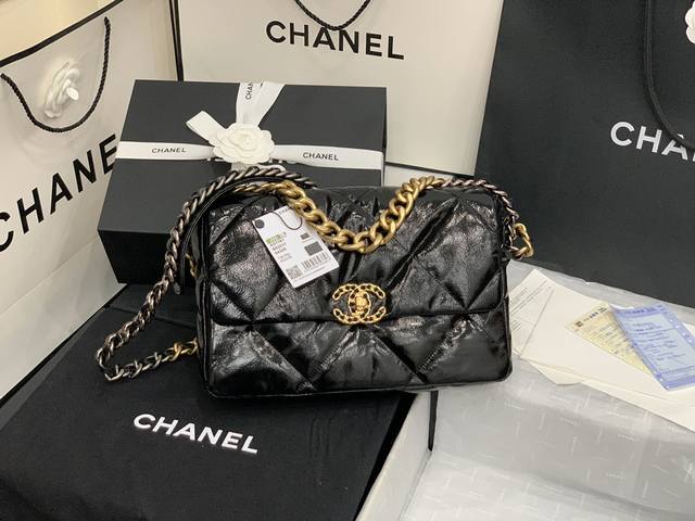 Small Medium Chanel: Model: As1162-36cm. 1161-30cm. 1160-26cm. New Fall/Winter 2