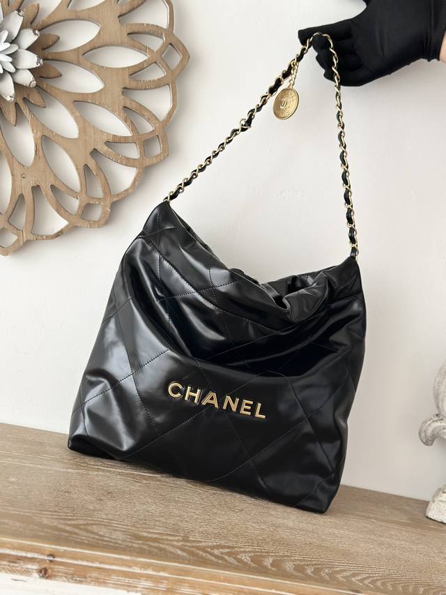 Small size Large brand new bag is coming soon Original leather black and gold sm