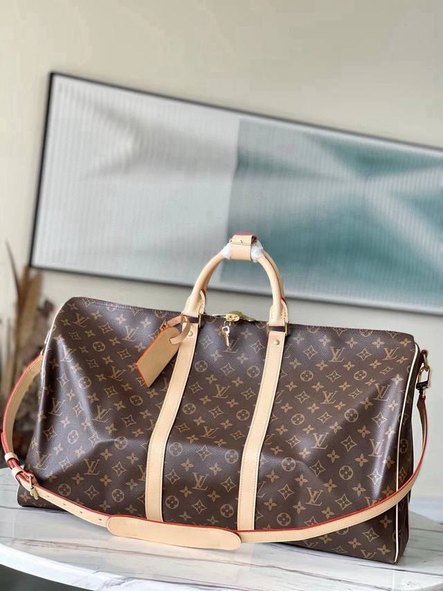 55 Size: Top-grade original M41414. Yellow leather with a monogram. Spacious and