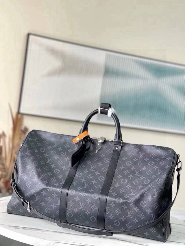 55 size, top-grade original M40605 black floral bag, spacious and flexible. Dura