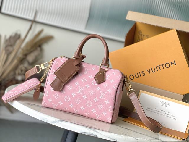 Top-grain leather, original M15279. This Speedy P10 Bandouliere 25 handbag combi