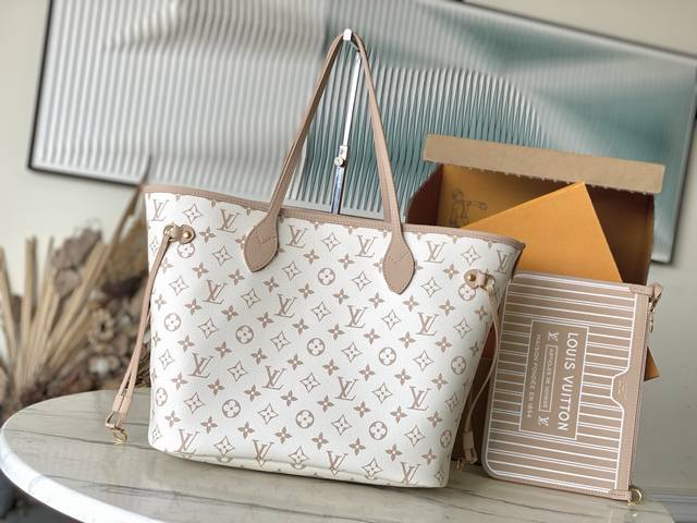 The top-grade original M25665 Neverfull Inside Out medium handbag features a ne