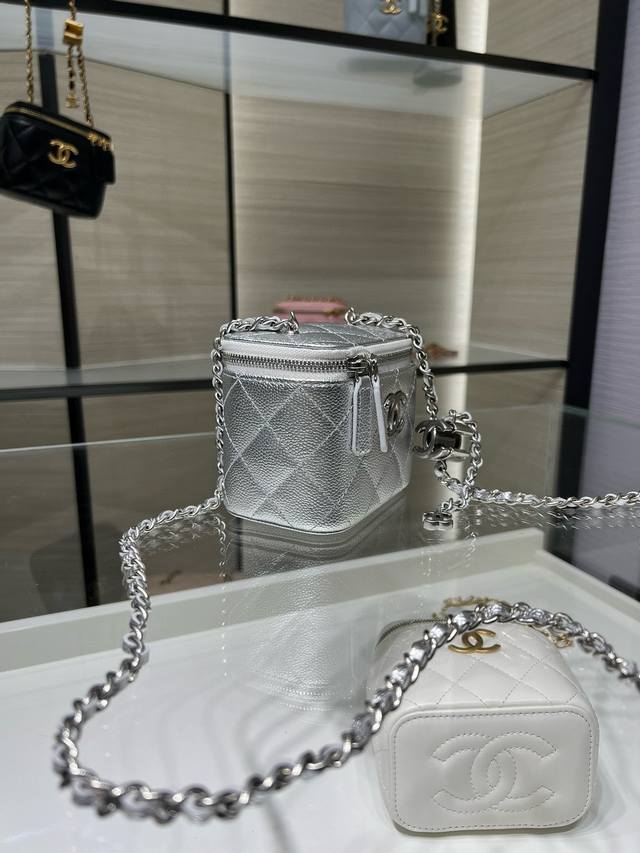 Ohanel 25B new cosmetic case with double C buckle and adjustable chain imported