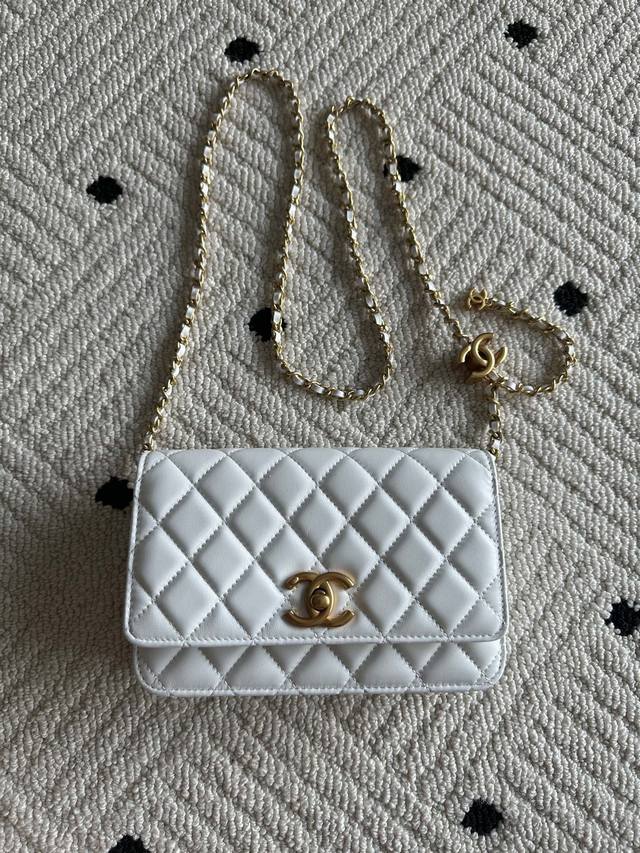 Brand: Chanel Model: Ap5120 Description: Original quality, a classic piece, a c