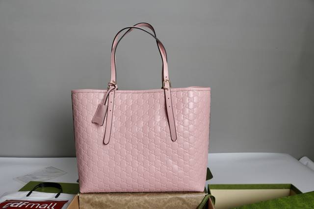 Price in quantity Description: Gg Emblem Large Tote. This tote features the bra
