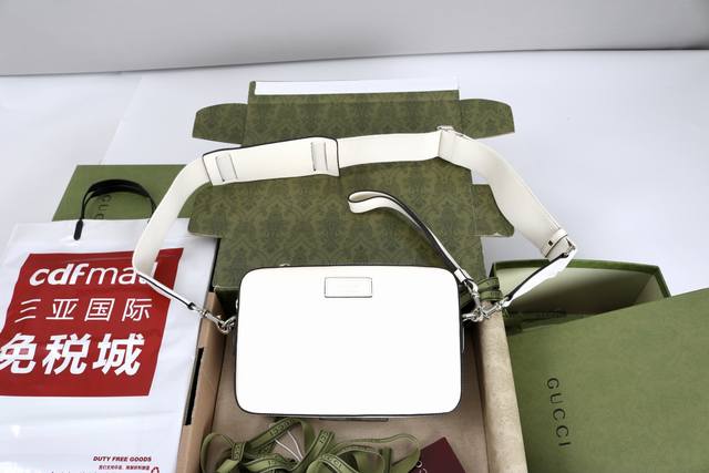Price in Volume Description: This select crossbody bag showcases a fresh take o