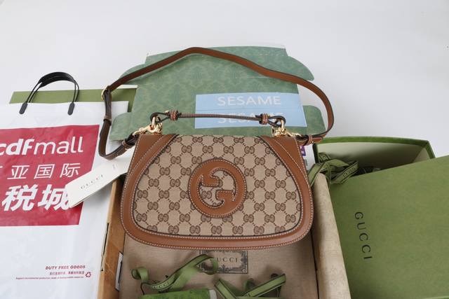 Price in quantity Introduction: The brand's signature symbol is reinterpreted w