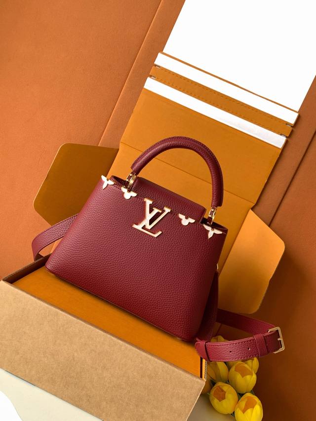Special Grade All-Steel M25404 Red and Gold This Capucines Bb handbag is crafted