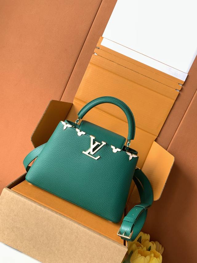 Special Grade All-Steel M25404 Dark Green Gold This Capucines Bb handbag is made