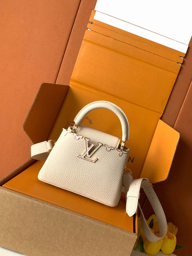 Extra-grade steel M11341 pearl white gold. This Capucines mini handbag, from th
