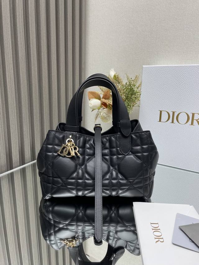 Authentic, high-edition Diortoujours handbag [small black] This Dior Toujours ha