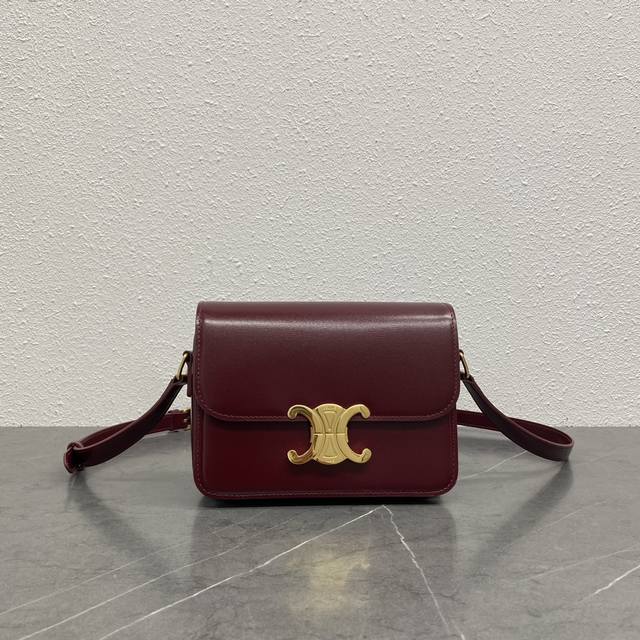 Authentic New arrival: Teen Triomphe handbag in new colors. The new Triumph Box