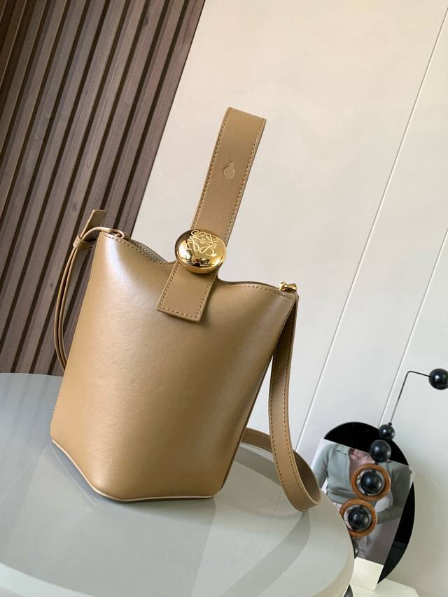 Original leather Mini soft grained cowhide leather pebble bucket bag The pebble