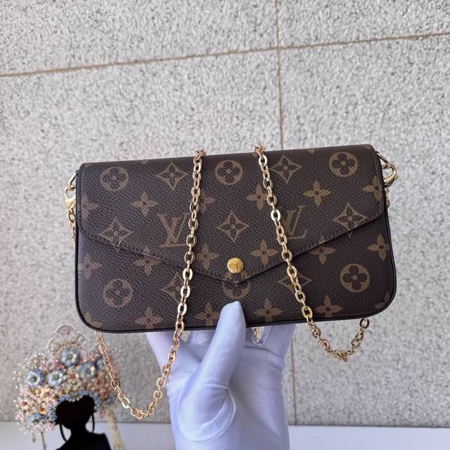 Authentic, top-quality original M81896 with a monogram-changing chip! This Poche